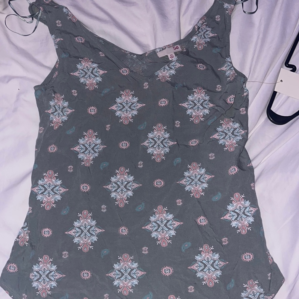 “So” tank with print design size XS in the color GREEN